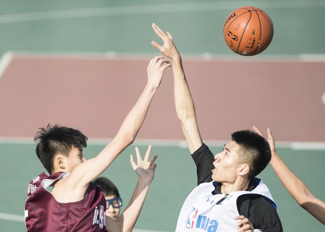 上半场，小西蒙尼破门被吹；下半场，巴雷内切亚头球破门，卡索再下一城，切蒂拉、阿鲁伊补时连入两球。